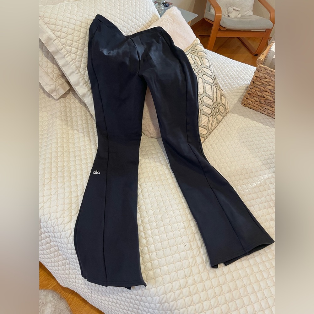 Alo Yoga Flared pants with side zipper